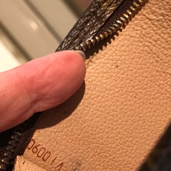 Authentic Louis Vuitton mini bag - Picture 7 of 8